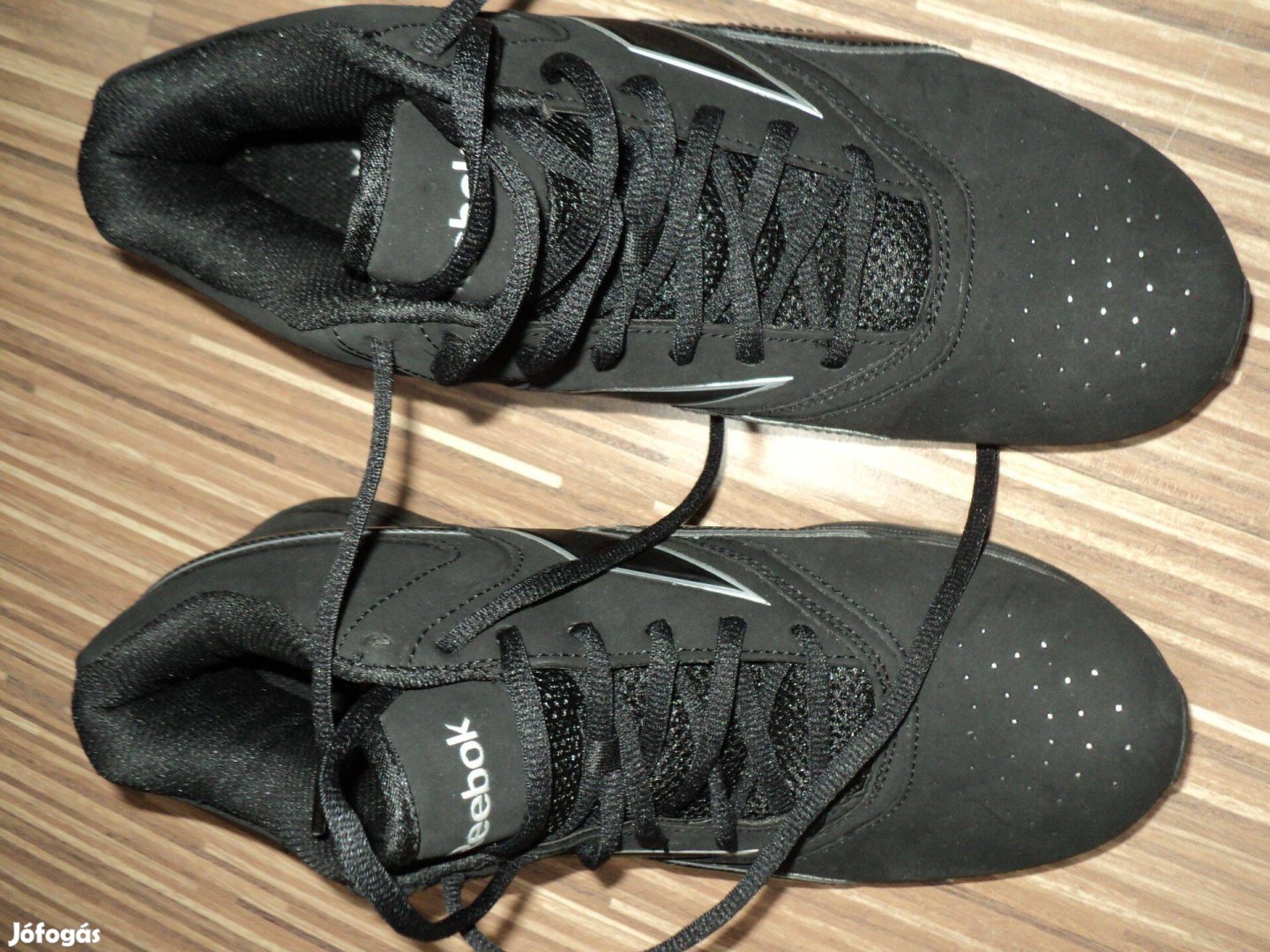 42-es új Reebok sport cipő