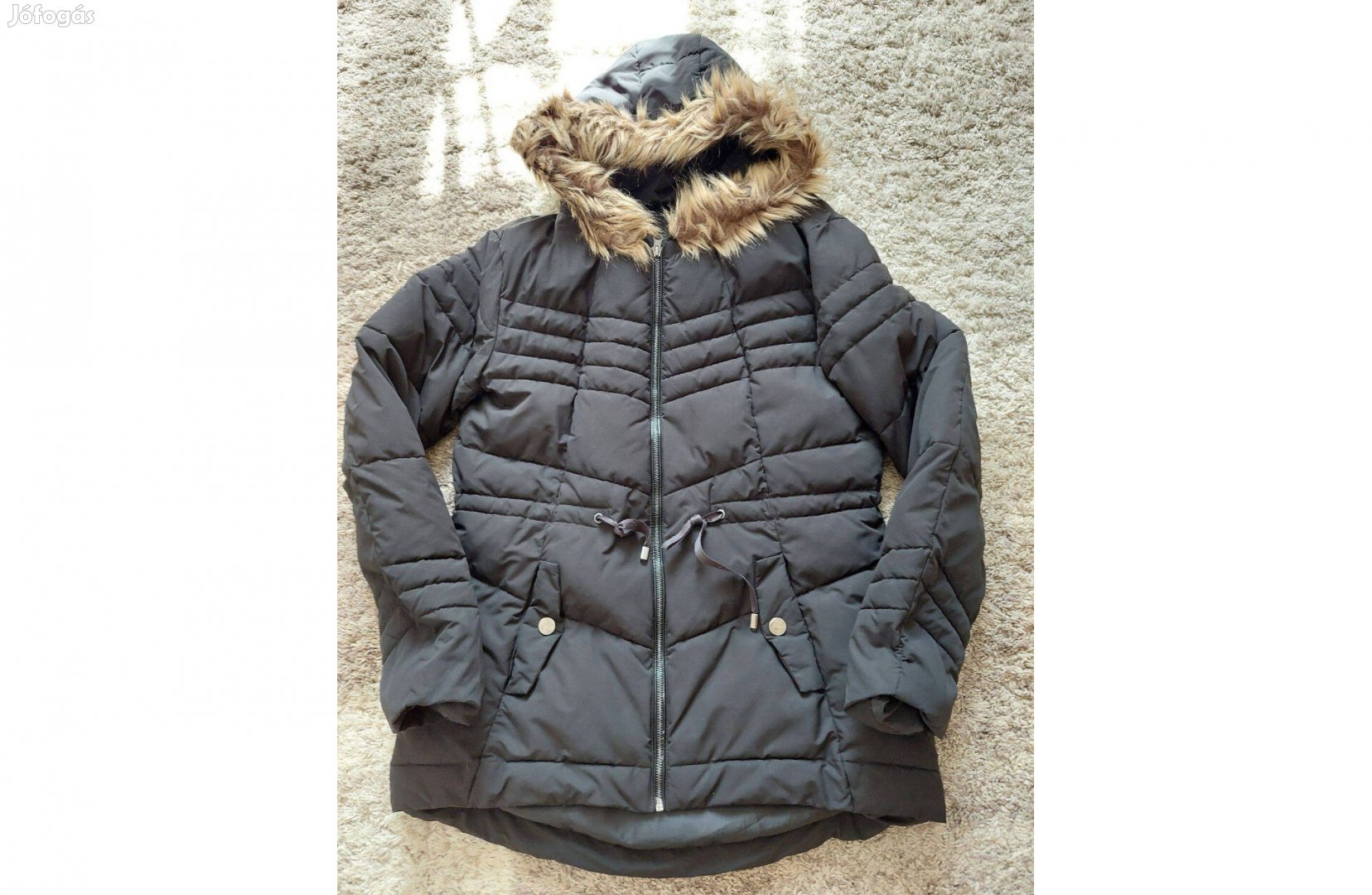 42 női fekete parka, kabát kapucnis újszerű