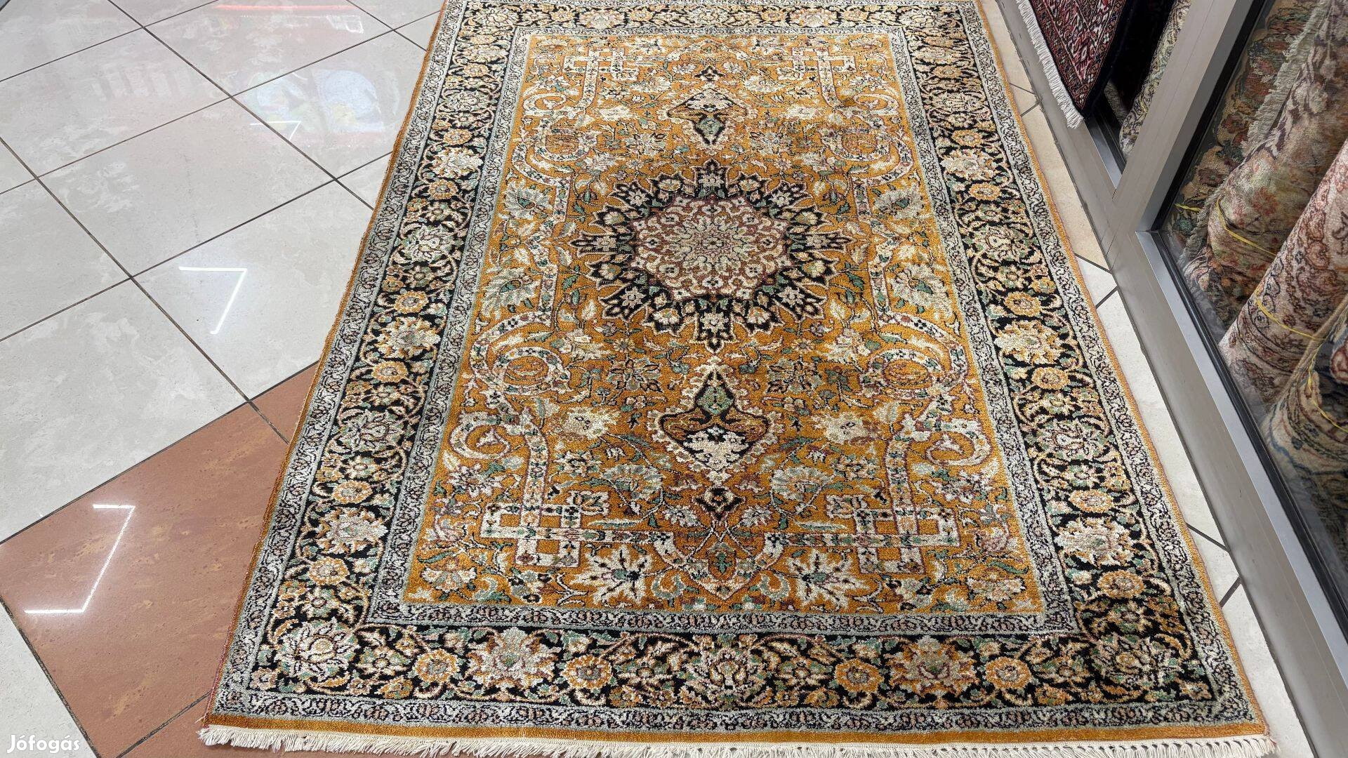 4317 Akció Kasmíri hernyóselyem Ghom kézi perzsa szőnyeg