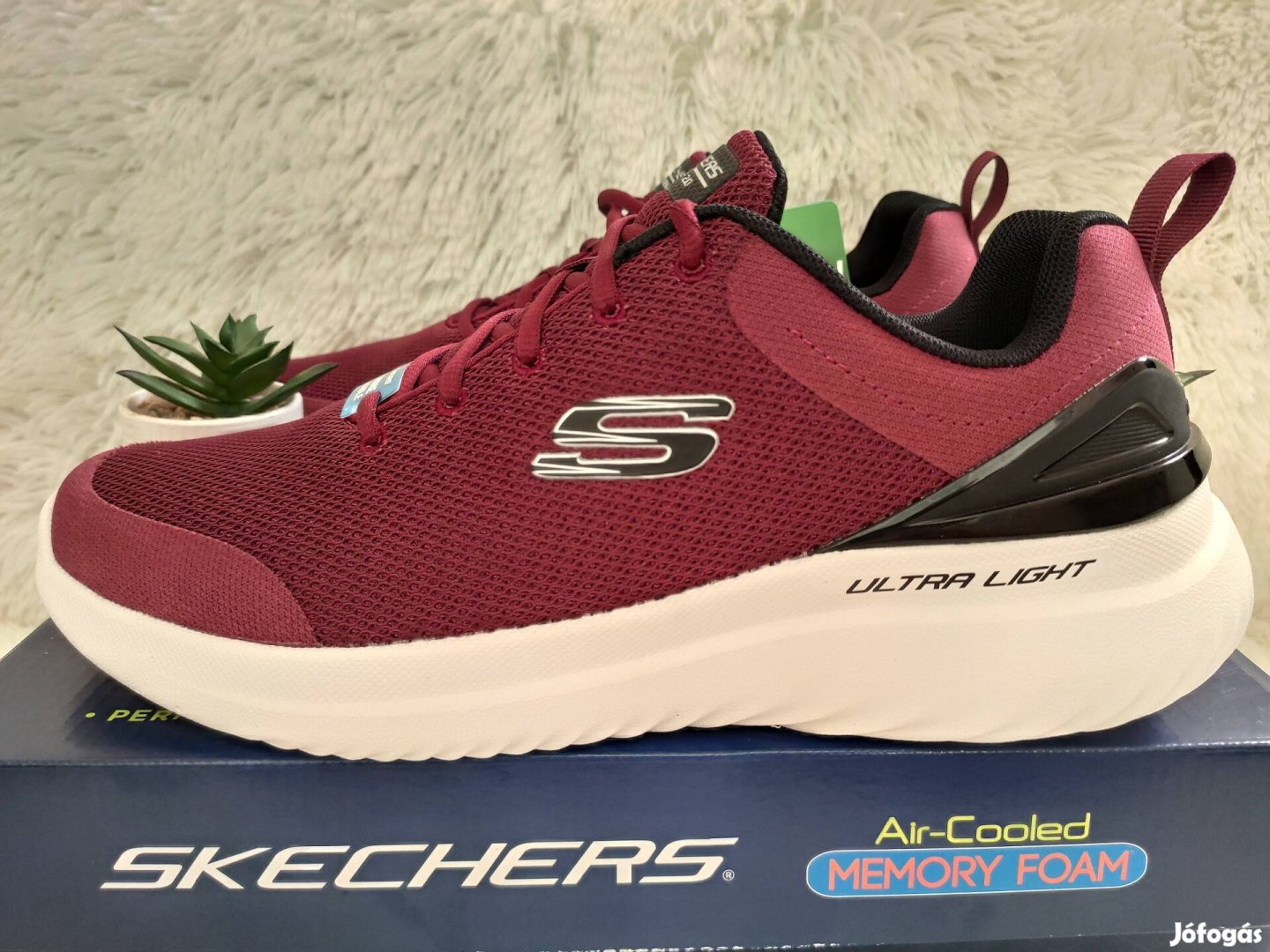 43-as Skechers férfi sportcipő