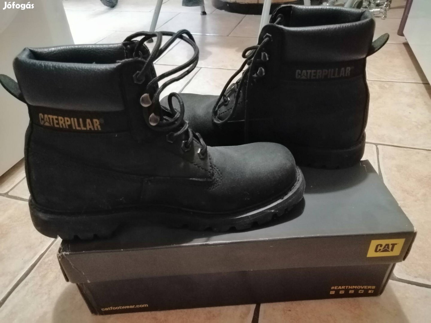 43 as bakancs (caterpillar) 