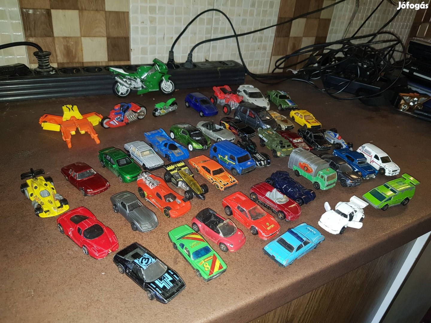 43 db hot wheels fandango stb. Kisautó csomag egyben 