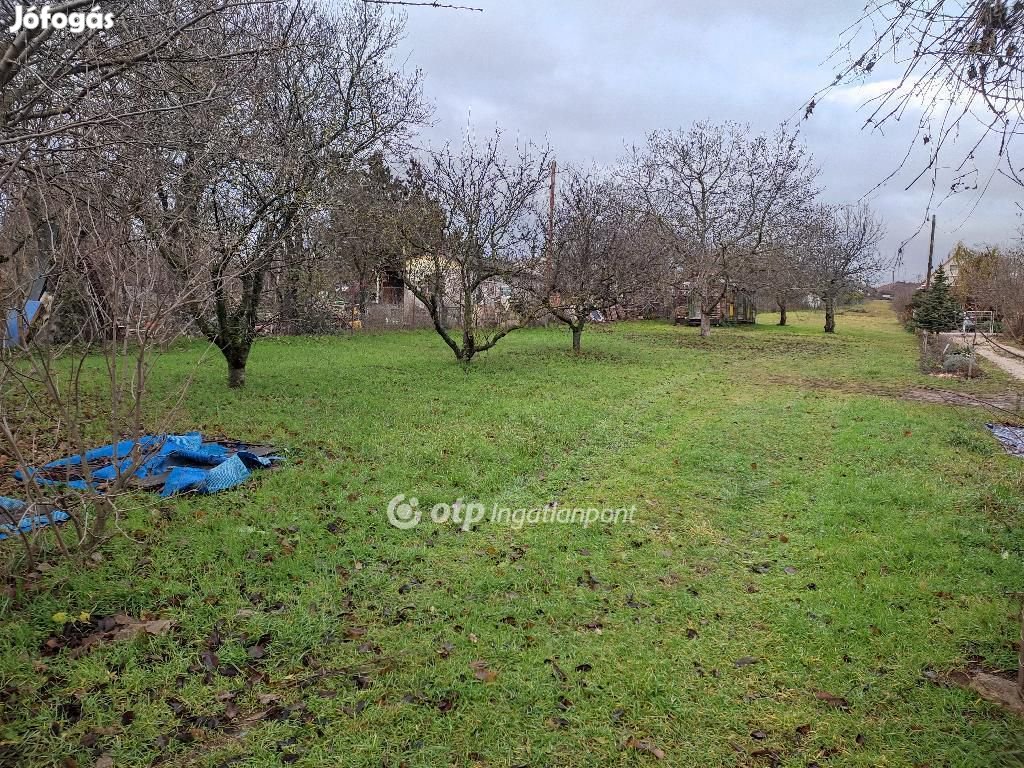 4425 nm-es telek eladó Tárnok