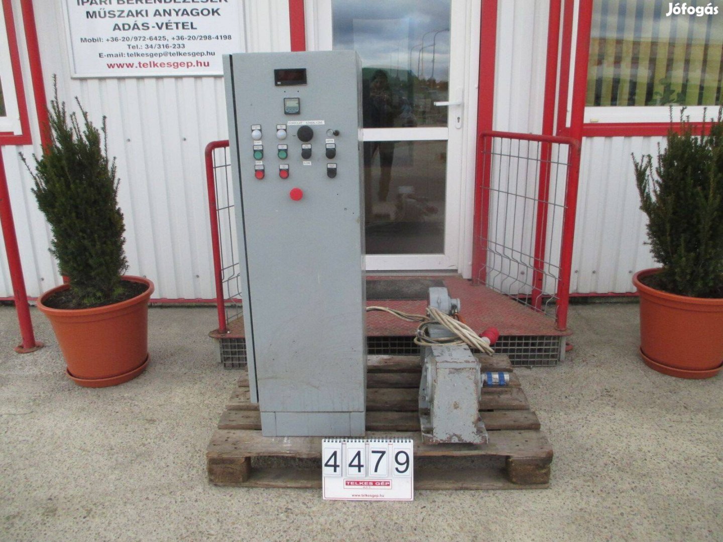 4479 - Egyenáramú Villanymotor Hajtóművel 0,075 KW