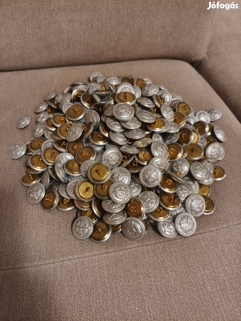 448 db katonai tüzérségi gomb