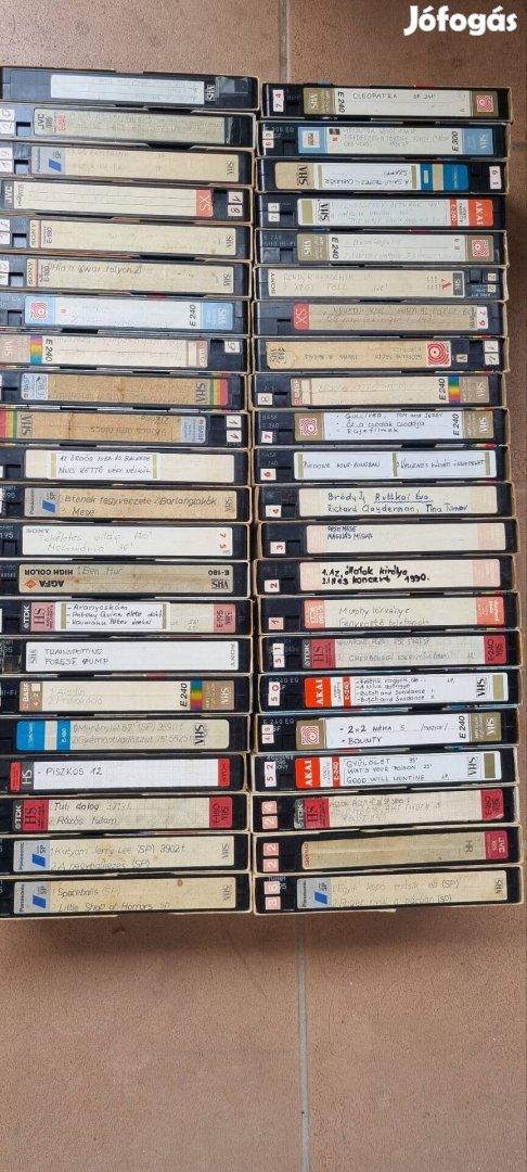 44 db-os vegyes vhs kazetta