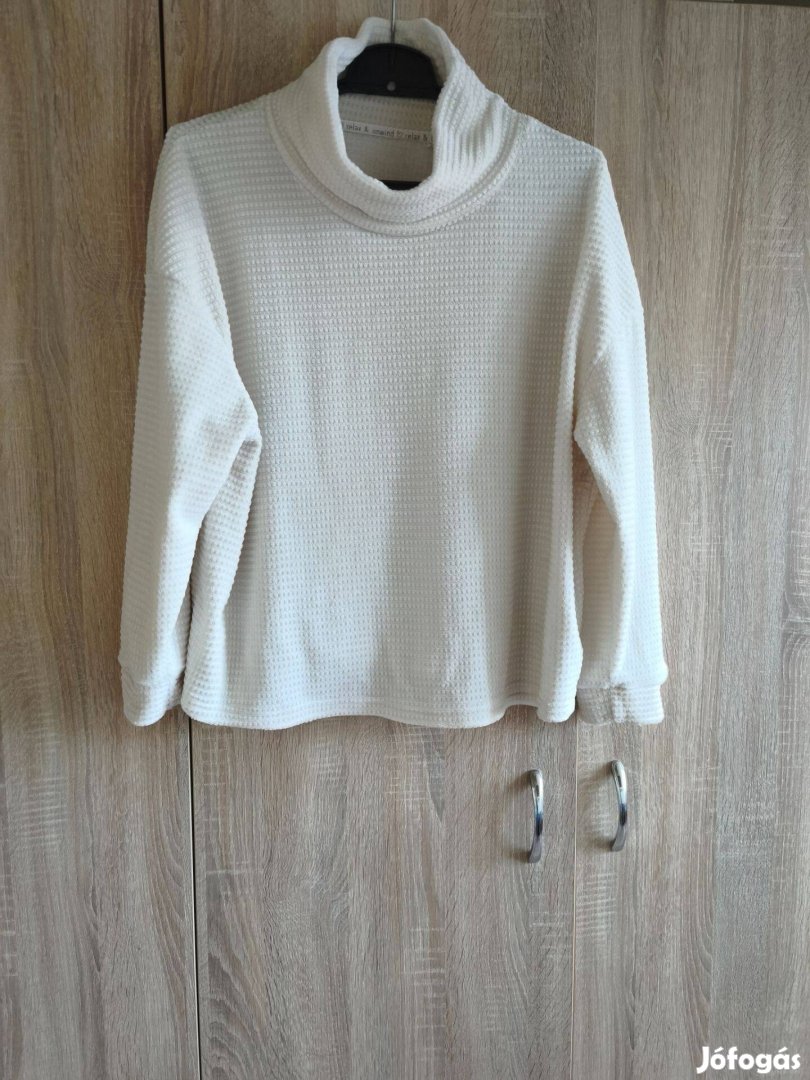 44-es krémszínű női plüss pulóver Primark