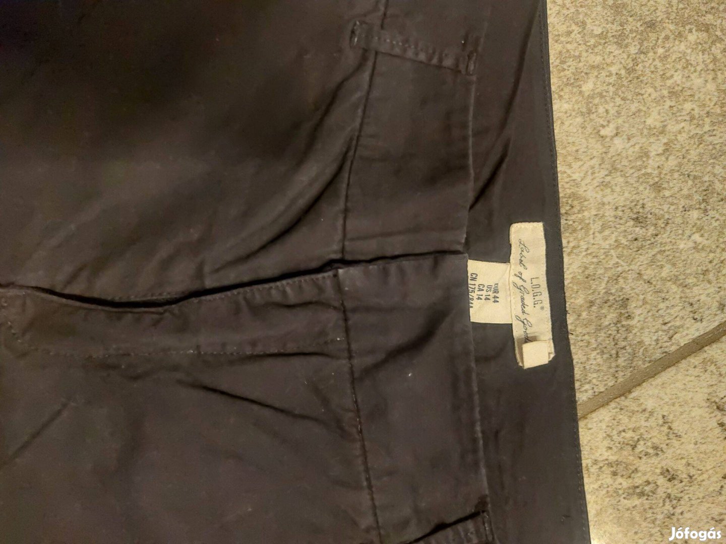 44-es nadrágok
