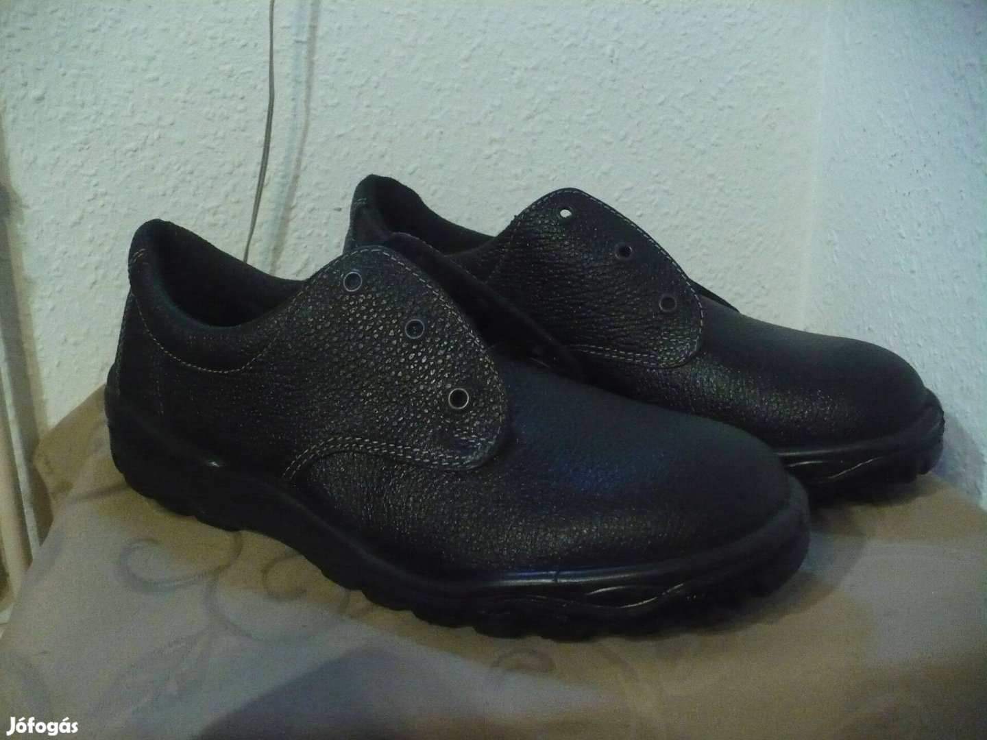 45 Ipoly félcipő eladó