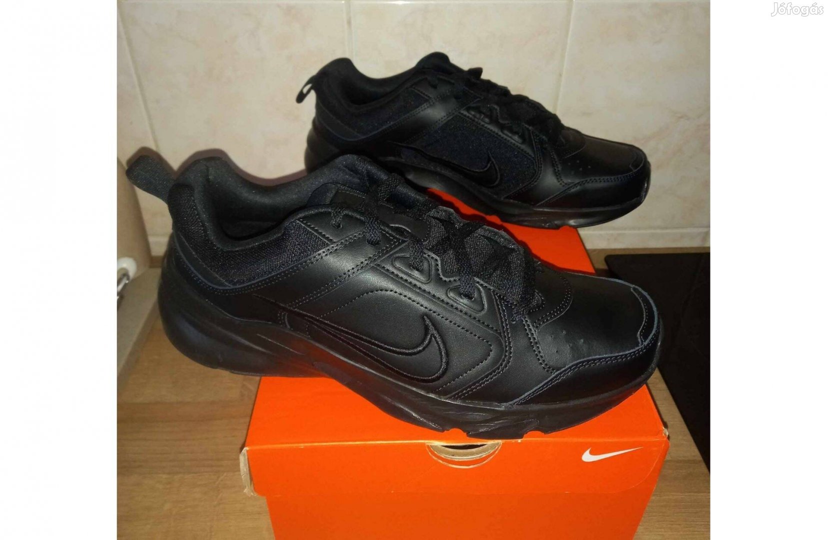 45-ös Nike Defy all day fekete sportcipő eladó. Új!