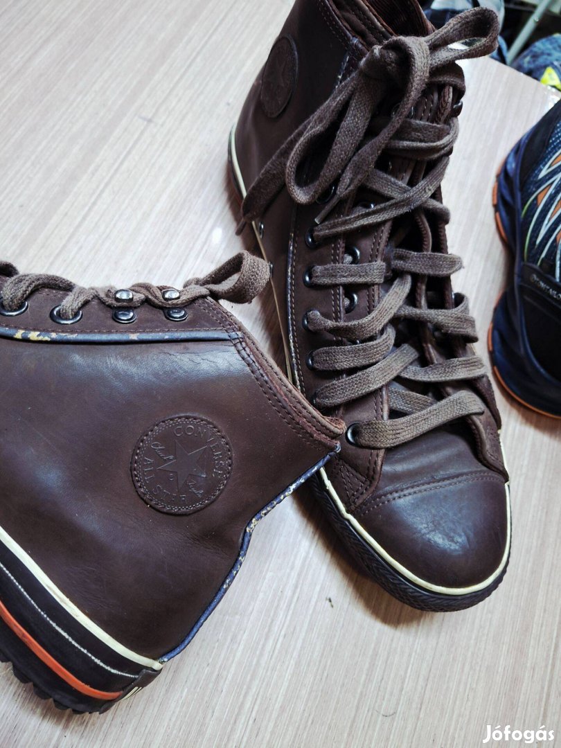 46,5-es férfi magasszárú bőrcipő