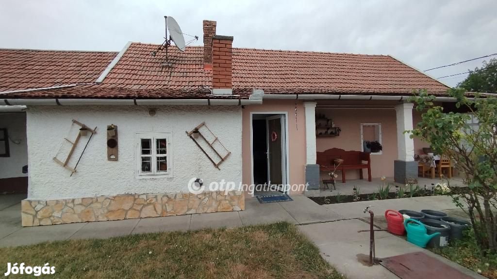 46 nm-es ház eladó Jánoshida