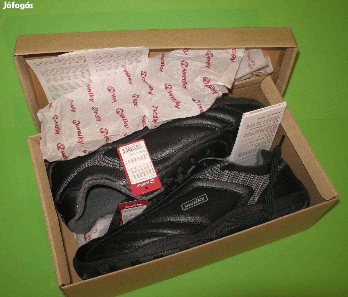 47-es új címkés Walky fekete cipő sportcipő bh 29,5cm Bp.12.ker