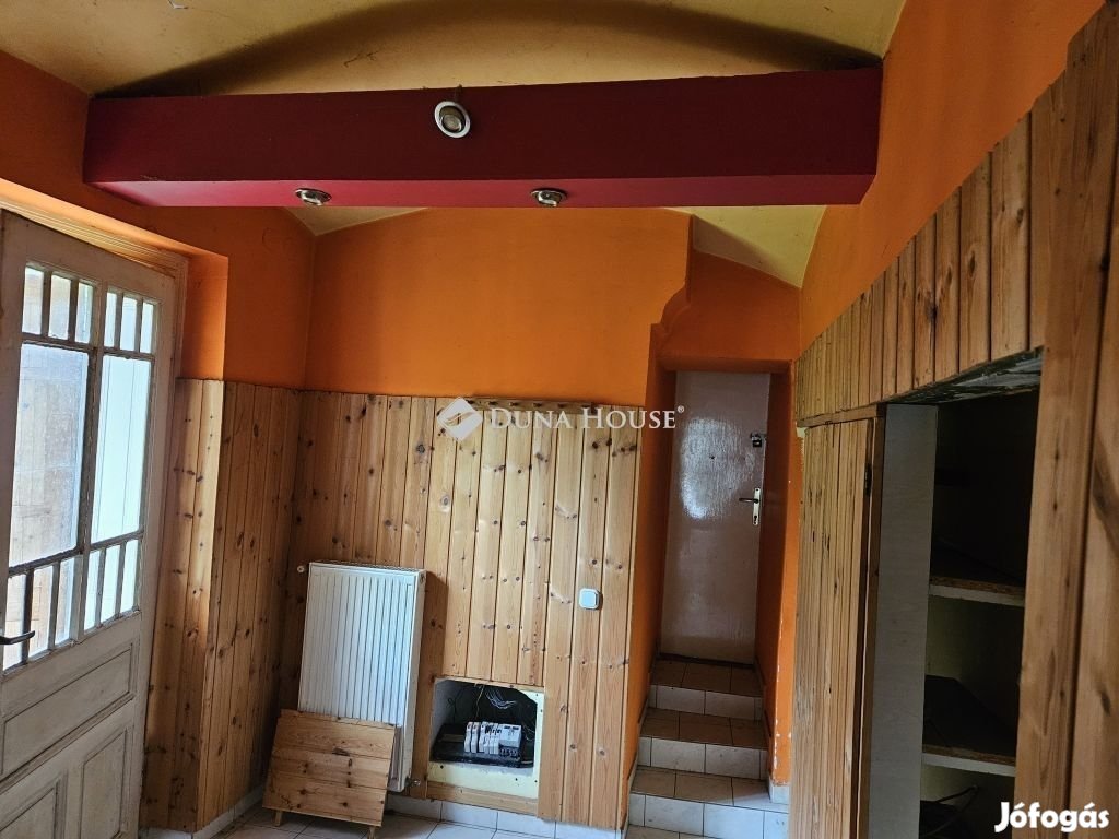 48 nm-es ház eladó Bakonypéterd