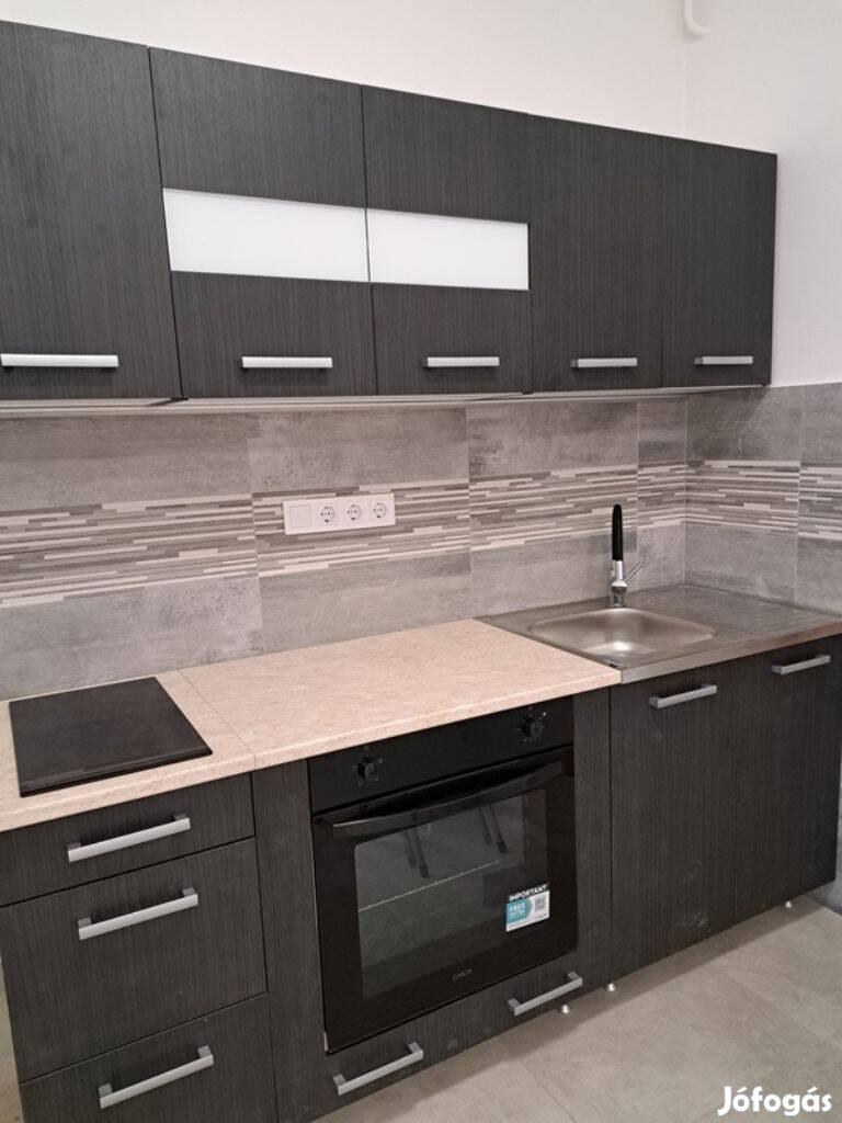 49 m2 földszinti önálló üzletiroda a belvárosban