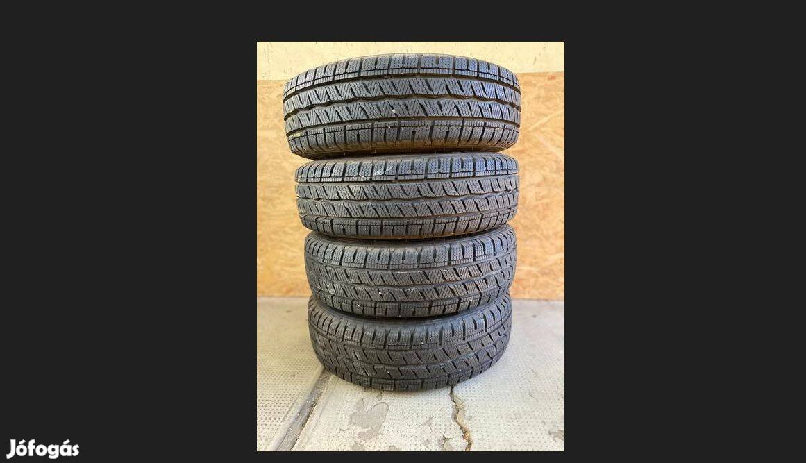 4DB 185/75/14C 102/100R méretű Téli gumi, lemezfelnive