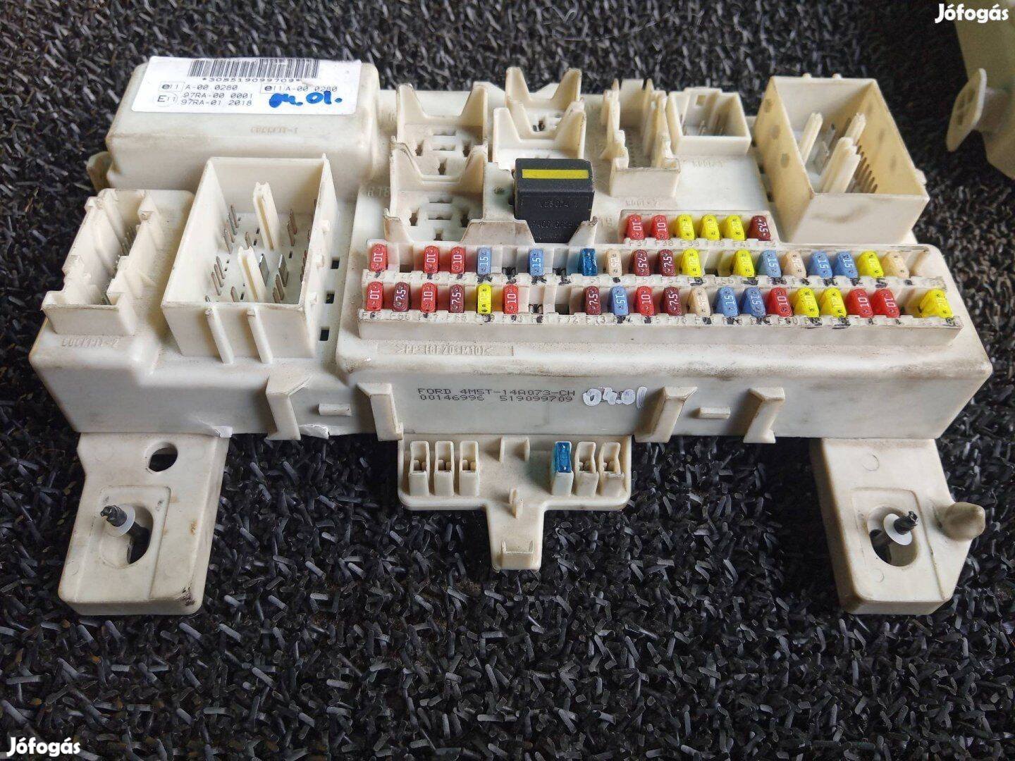 4M5T-14A073-CH Ford focus mk2 biztosítéktábla 2005 től 2011 ig
