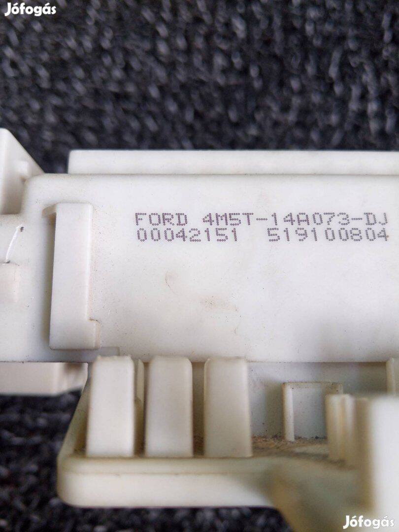 4M5T-14A073-DJ Ford focus mk2 biztosítéktábla 2005 től 2011 ig