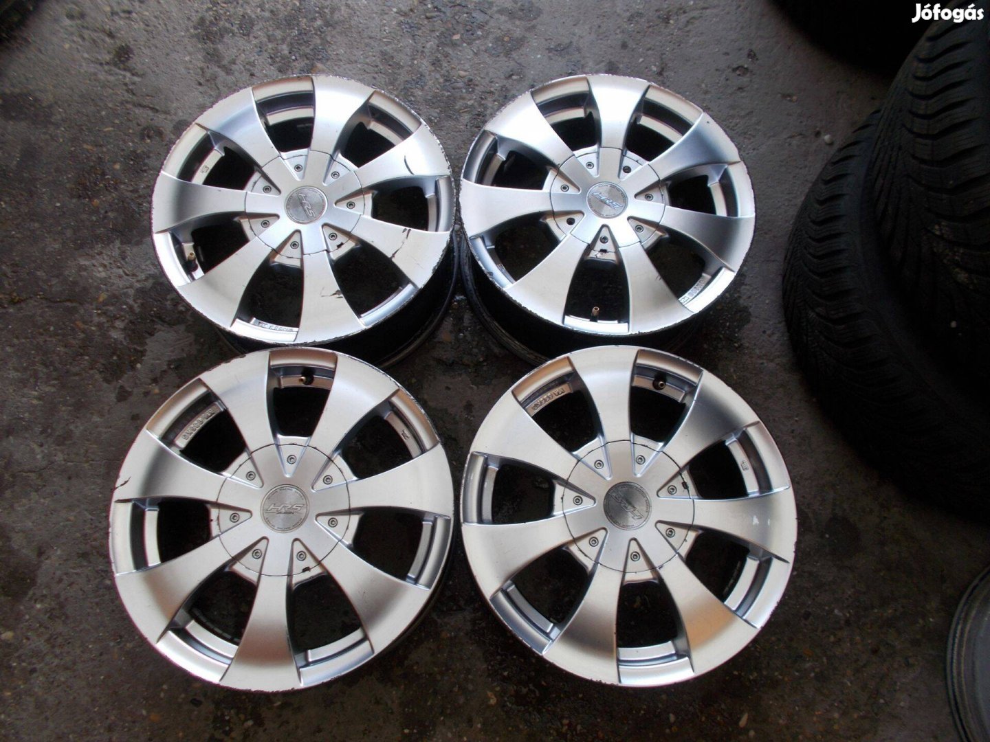 4X100 R14 Vagy 5X100 R14 4X114.3 R14 HRS Dupla Furatos Alufelni