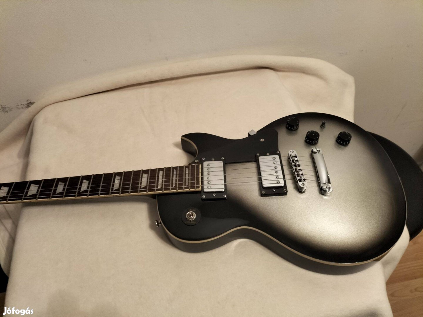 4/4-es Rockburn elektromos gitár eladó