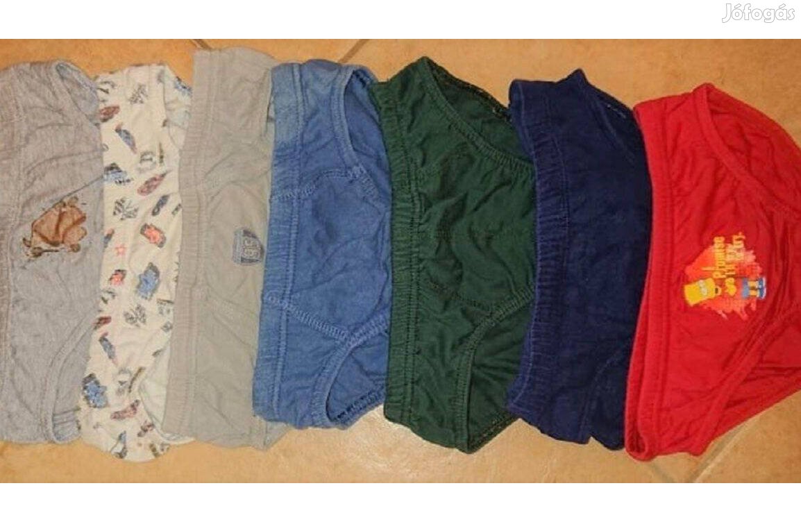 4-5 évesnek színes mesemintás alsónadrágok kisfiúnak 7 db