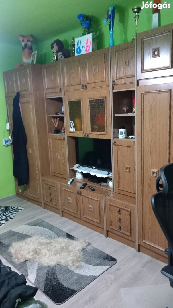 4,5 m hosszú szekrénysor eladó!!!