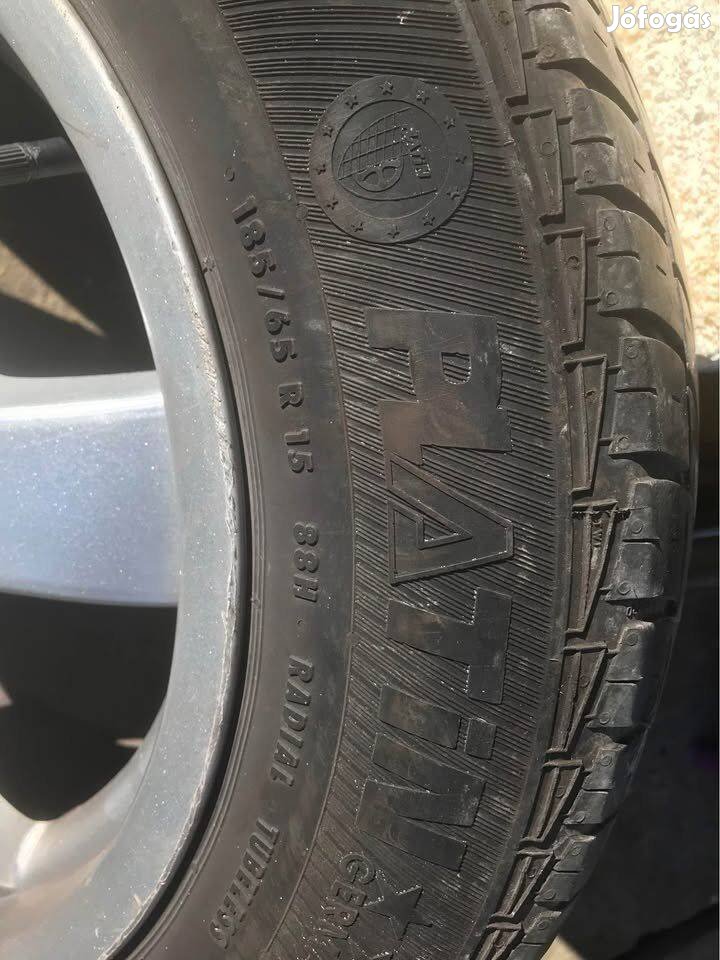 4 DB Chevrolet, Opel, 15 colos, jó állapotú nyári gumi felnivel
