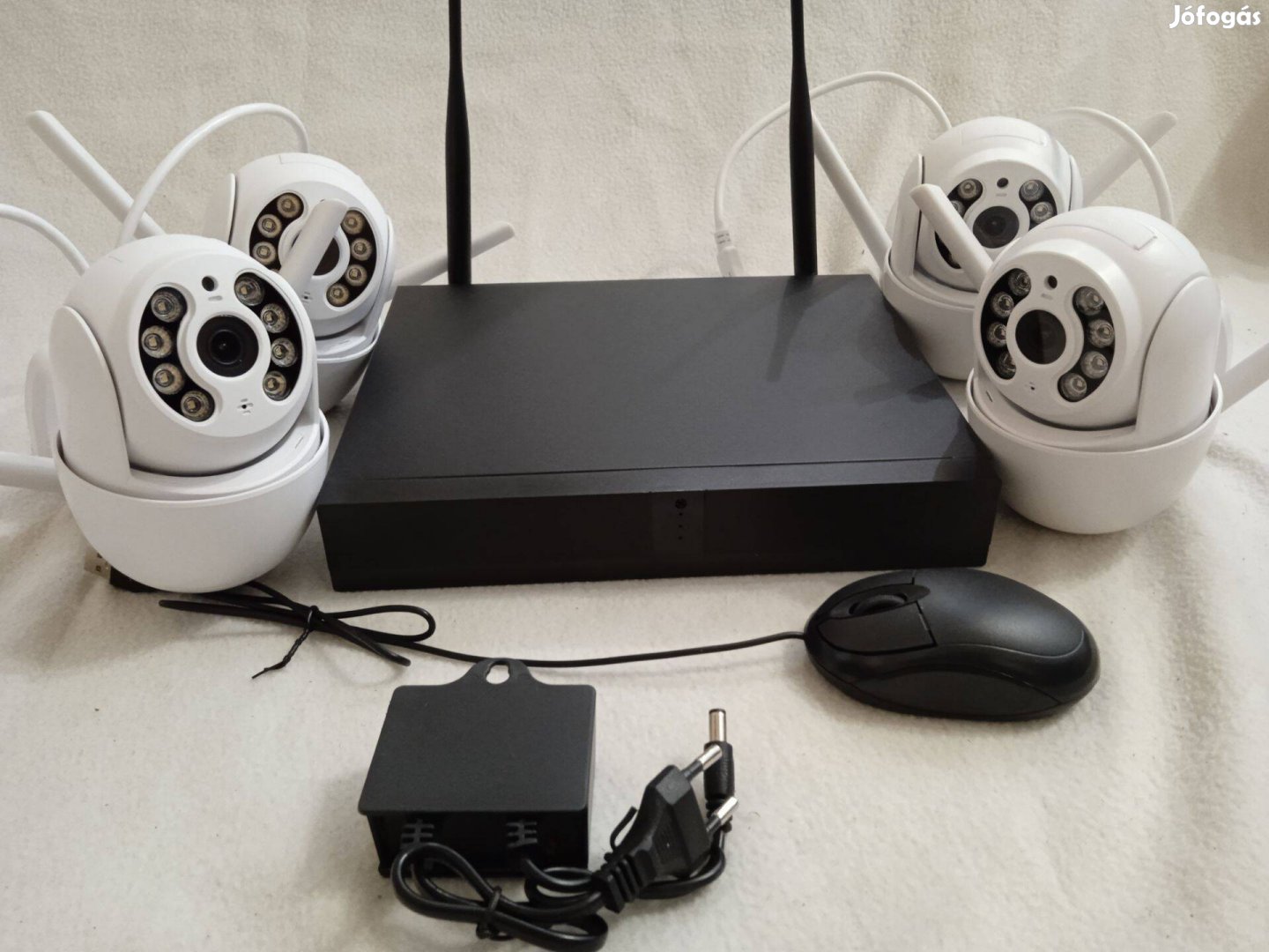 4 Kamerás 4K Wifis 360 Forgó Minőségi Okos Kamera Készlet-Kültéri, BEL