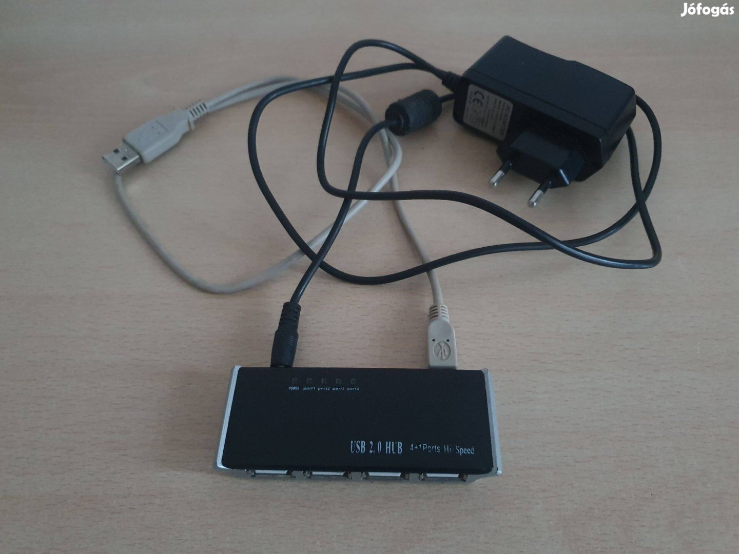 4 csatlakozós USB 2.0 hub