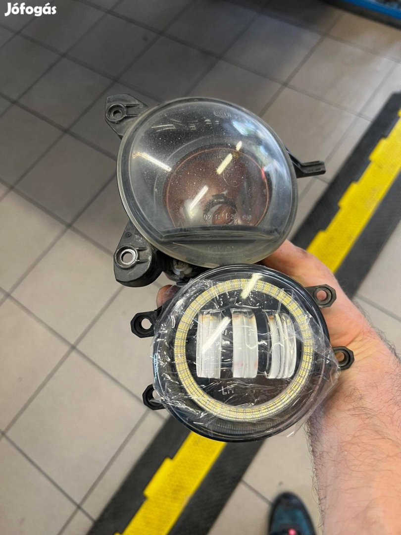 4 csavaros led-es ködlámpa piros fény (munkagépekre hátra)