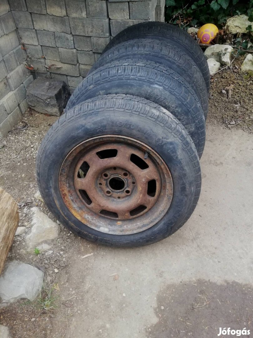 4,darab SEAT Kerék 165/70R14  M+S