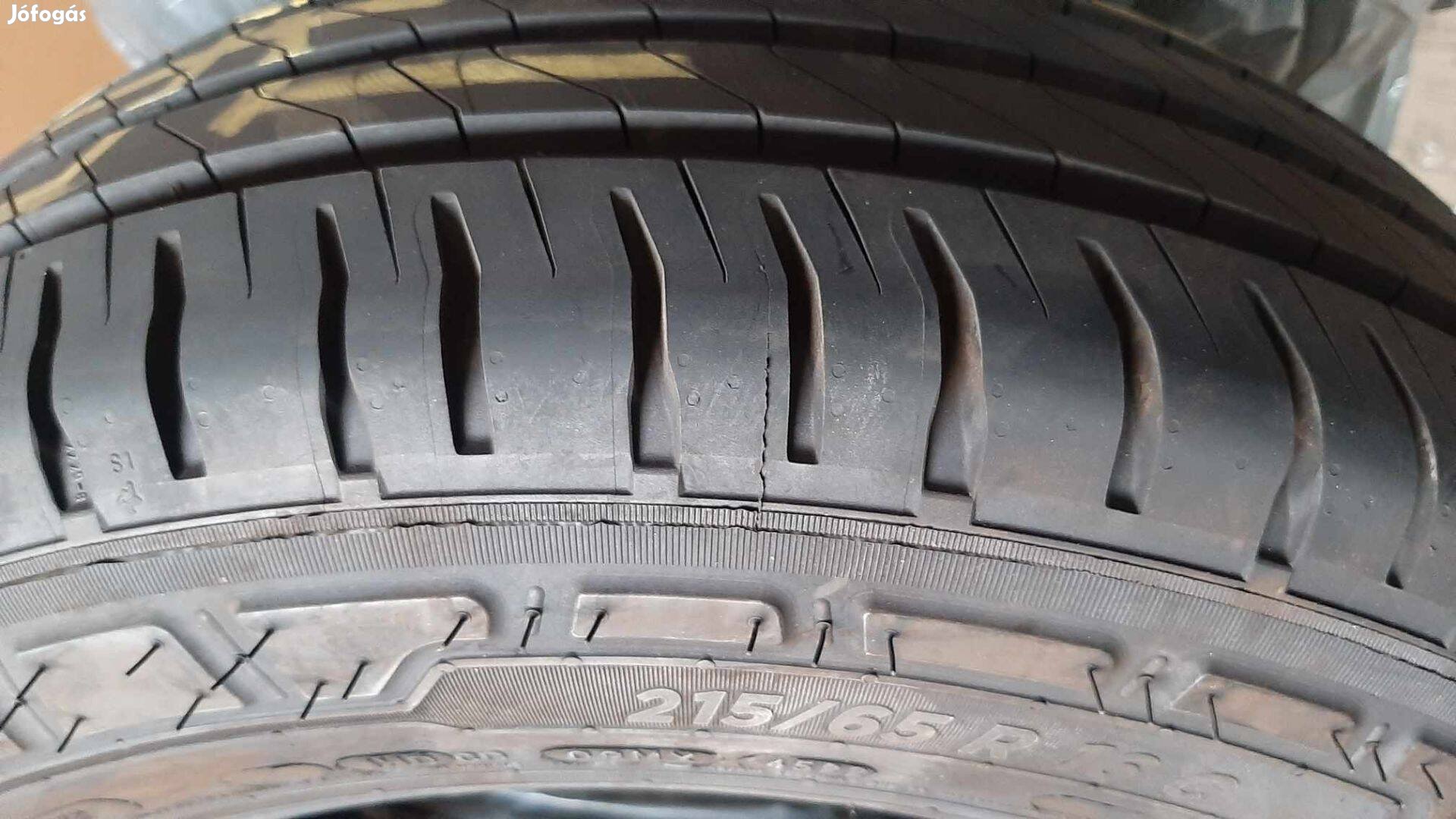 4 darab, max 200 km futott nyári Michelin gumi 215/65 R16C