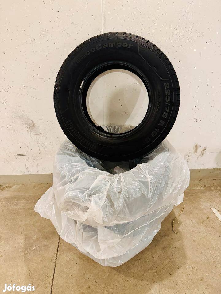 4 darab nyárigumi Continental Vancocamper 225/75 R16 CP