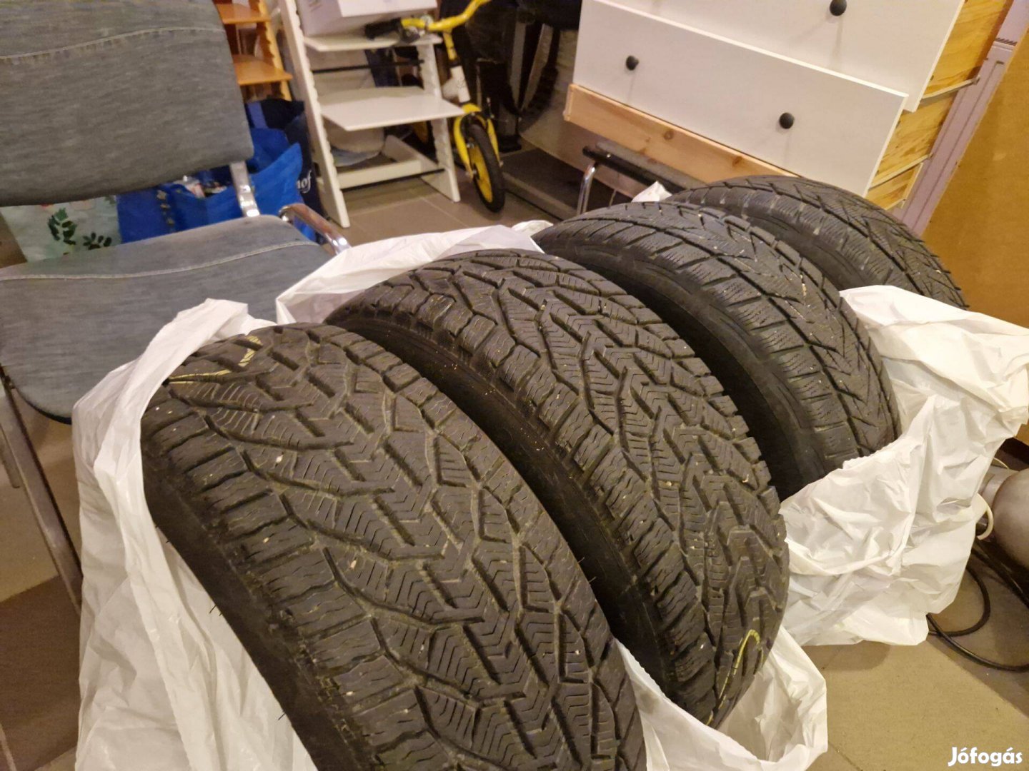 4 darab téli gumi 235/55 R17