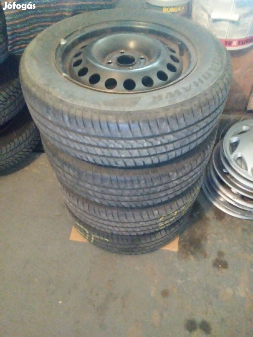 4 db 15"-os acél felni, 6 éves, de még használható gumikkal