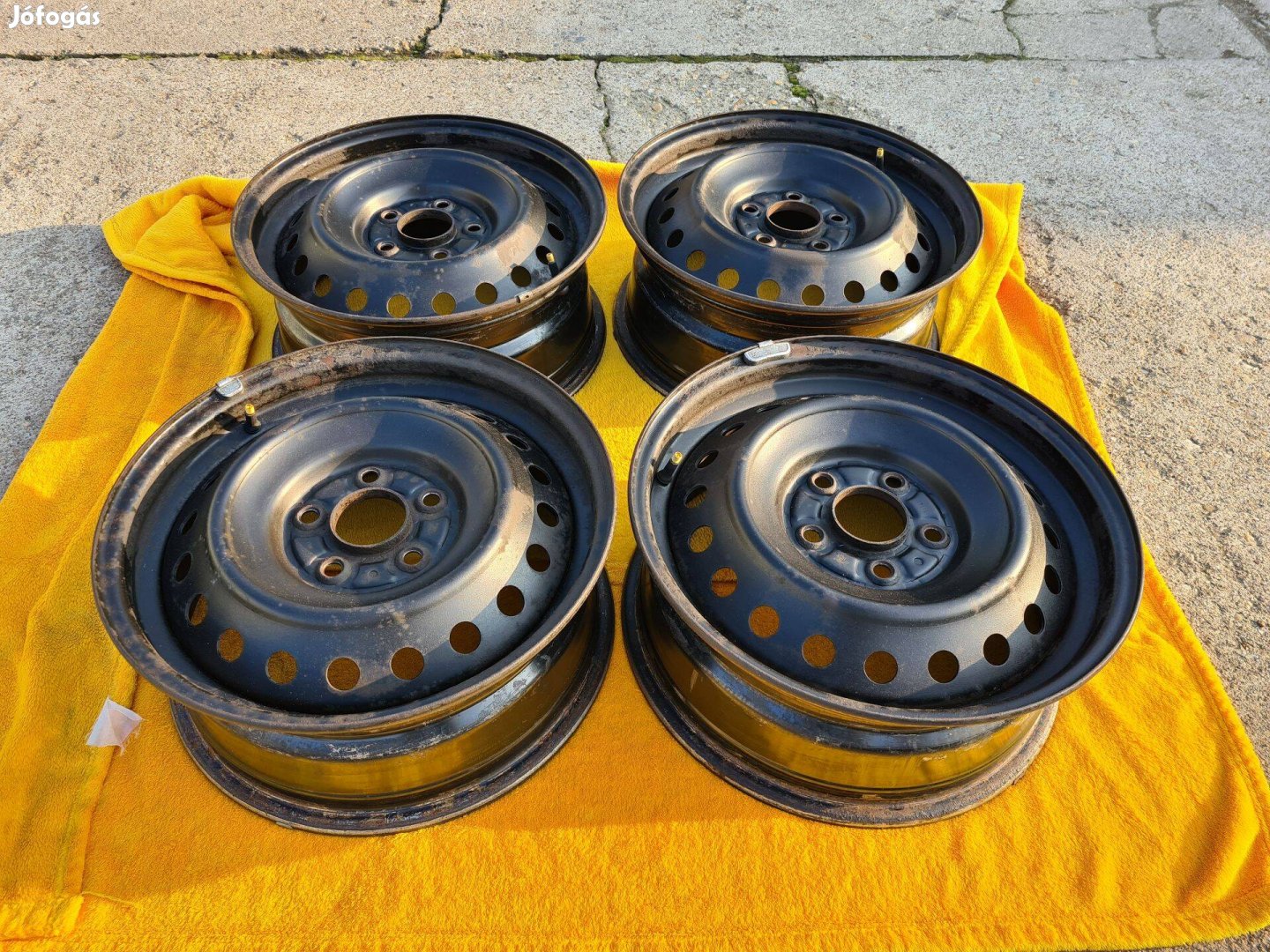 4 db 16" 5x114,3 fém felni eladó