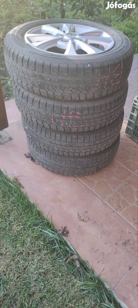 4 db 175/65 R15 Bridgestone téli gumi 