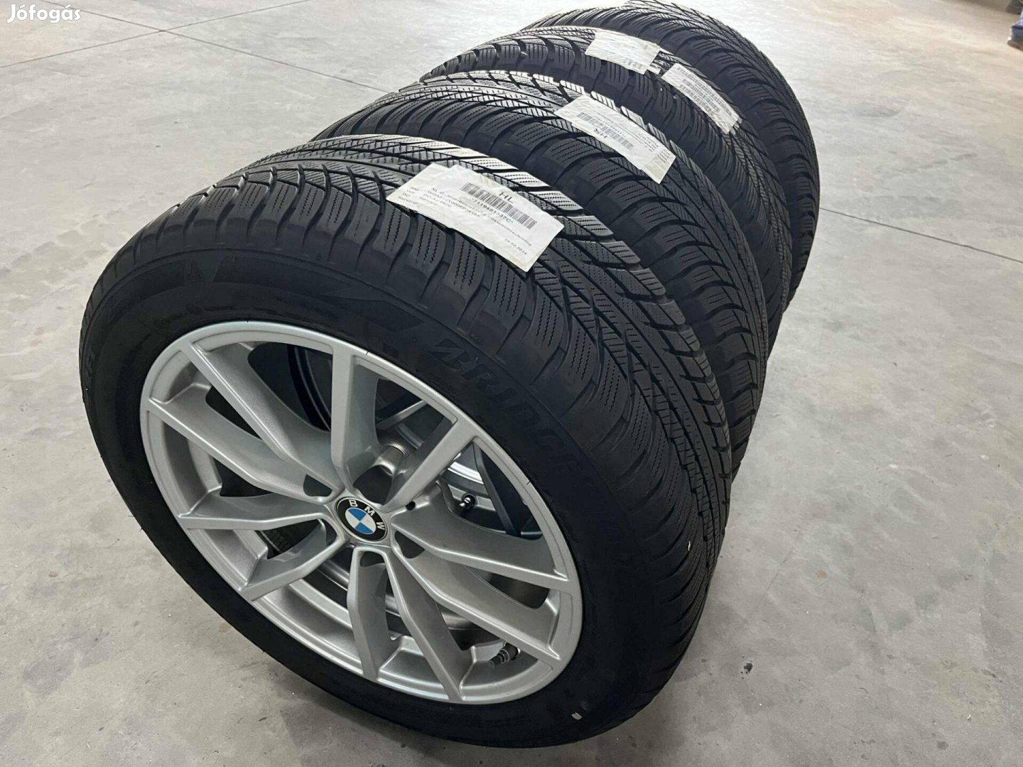 4 db 17-es gyári BMW alufelni téli gumival