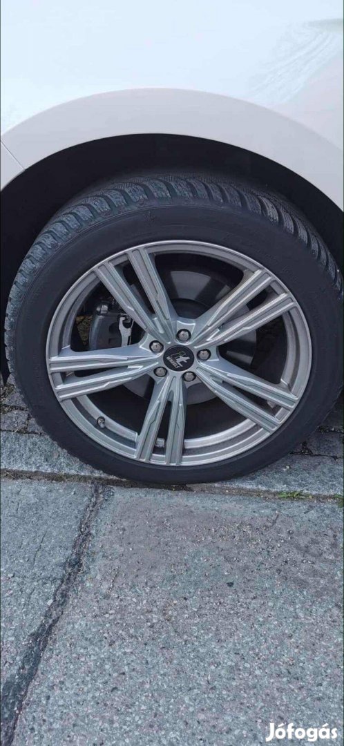 4 db 20" alufelni téligumival