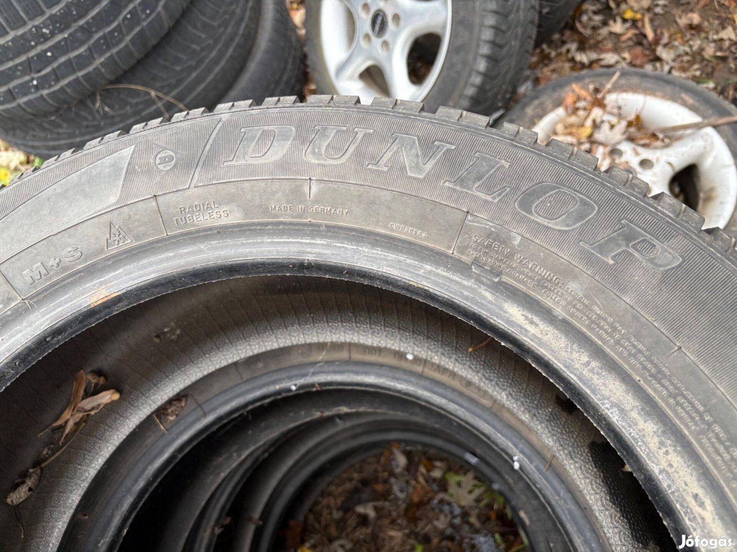 4 db 225/55 R17 Dunlop Téli Gumi