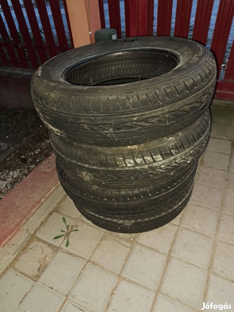 4 db Dunlopp SP Sport 175/65/R15 autógumi eladó