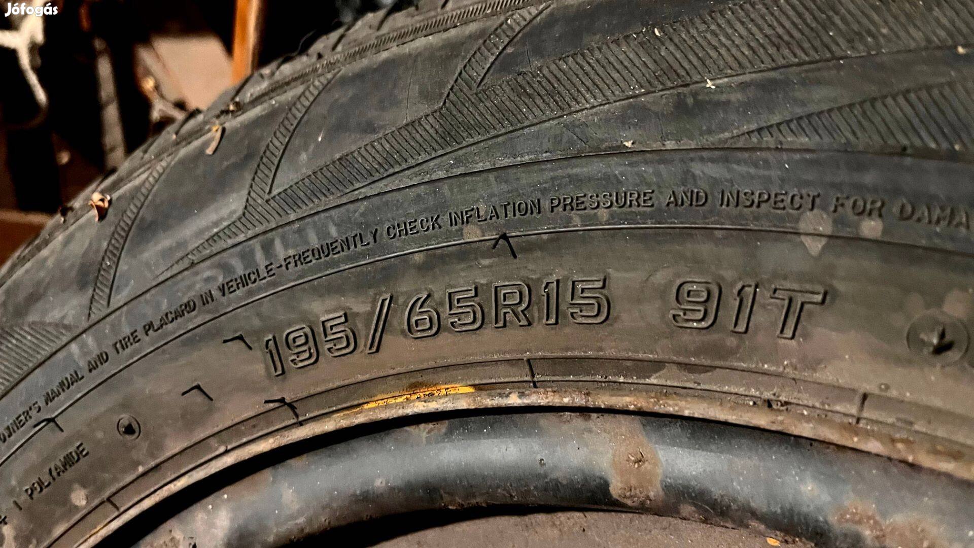 4 db Falken Eurowinter 195/65R15 91T + 4 db Toyota lemezfelni