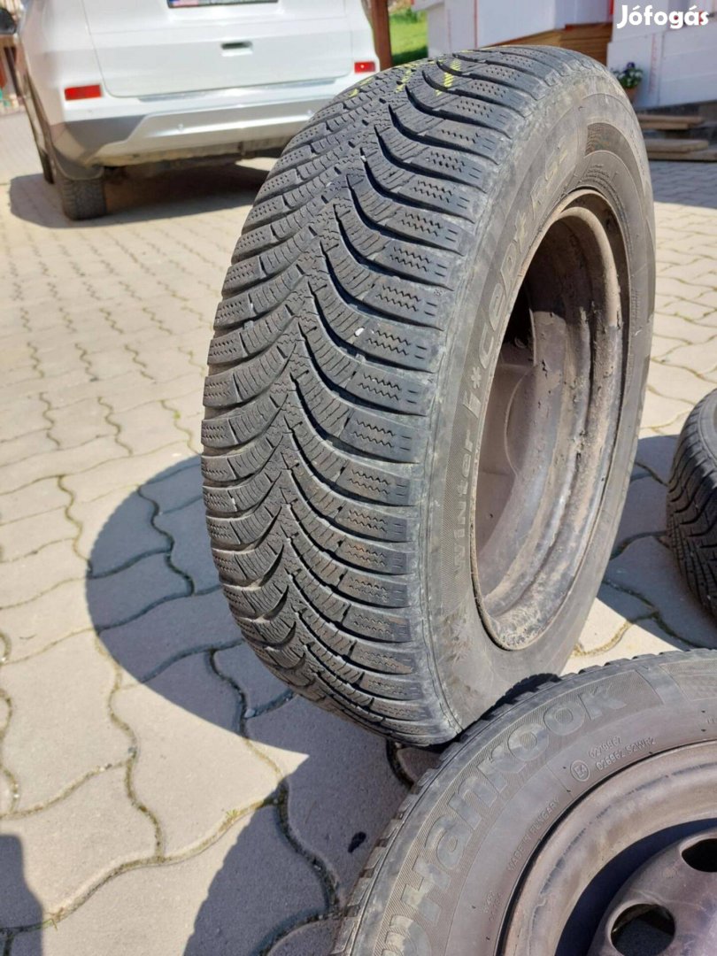 4 db Hankook Téli gumi felnivel együtt eladó