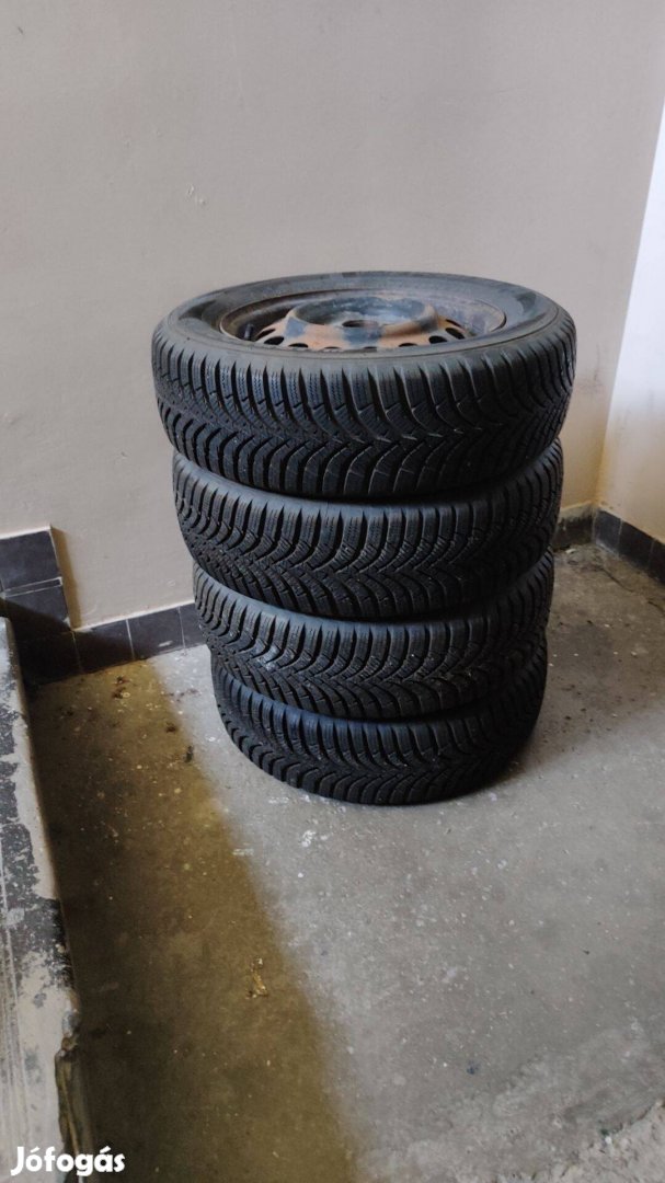4 db Hankook téli gumi felnin (Toyota Yaris 2003)