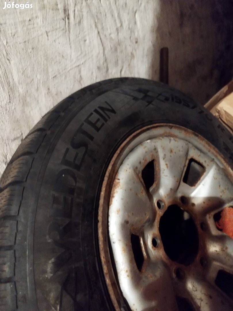4 db Négy évszakos Toyota Hiace gumi és felni 
