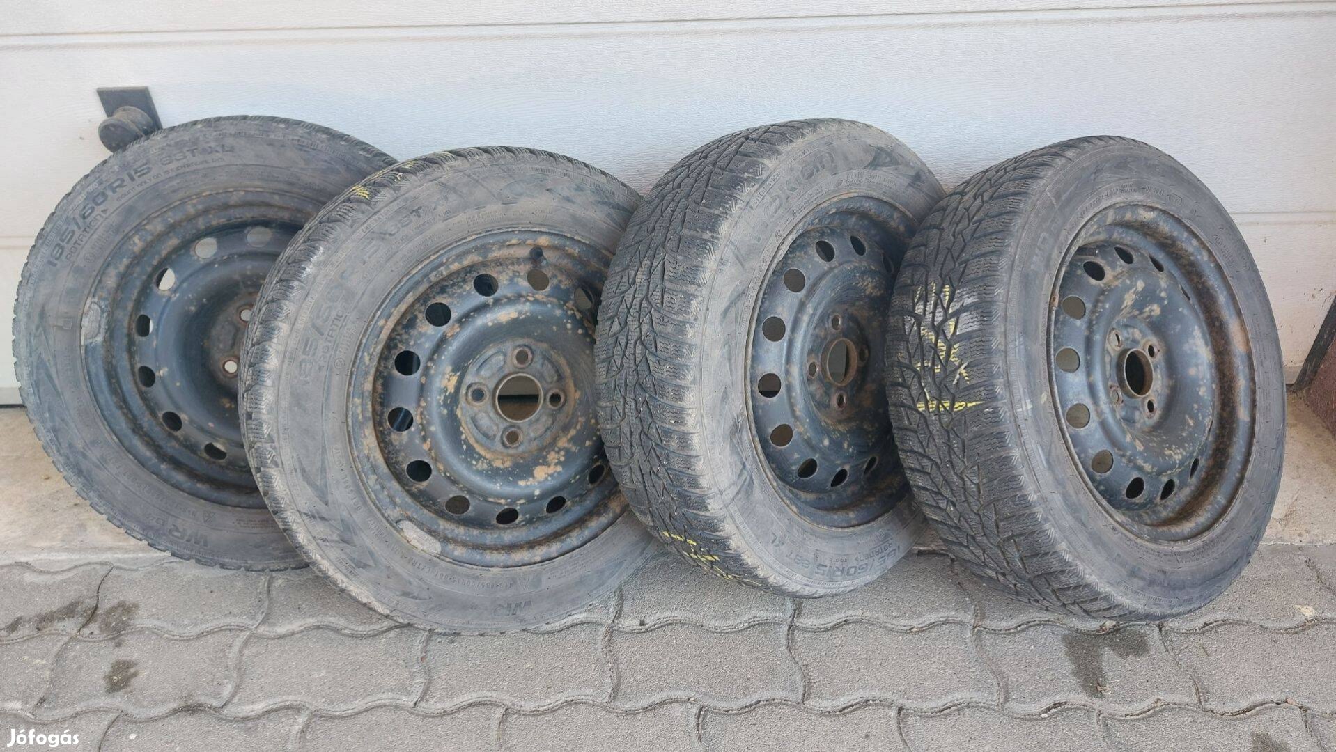 4 db Nokian WR D4 téligumi 185/60/R15, lemezfelnivel