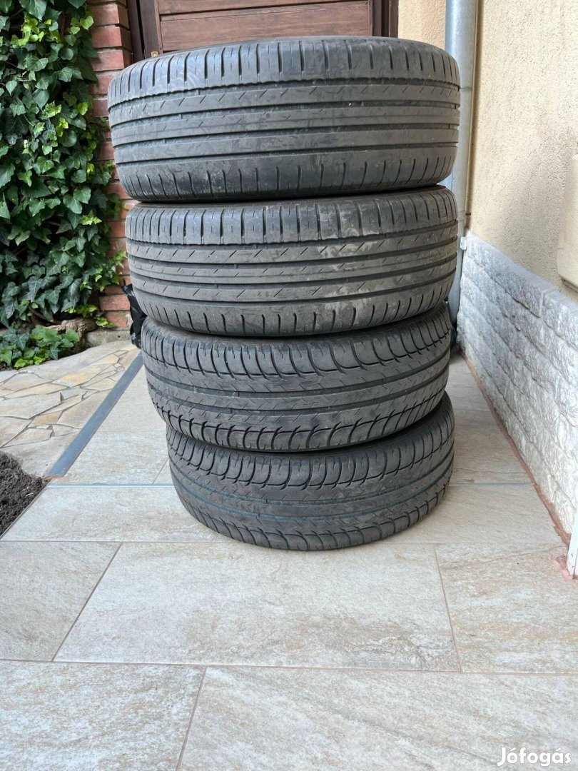 4 db Nyári gumi 205/60 R16 jó futófelület 5,6 mm