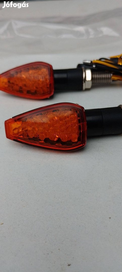 4 db Új motorkerékpár univerzális mini led borostyán izzó