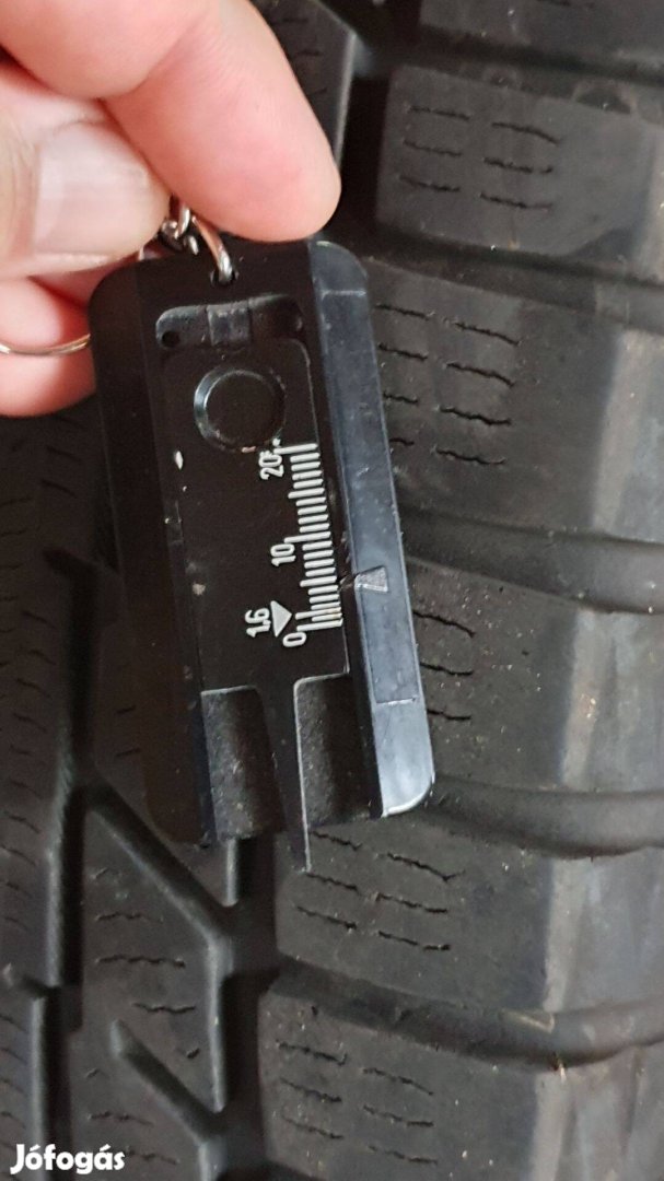 4 db Yokohama téli gumi 17/65R15/84T Suzuki Swift