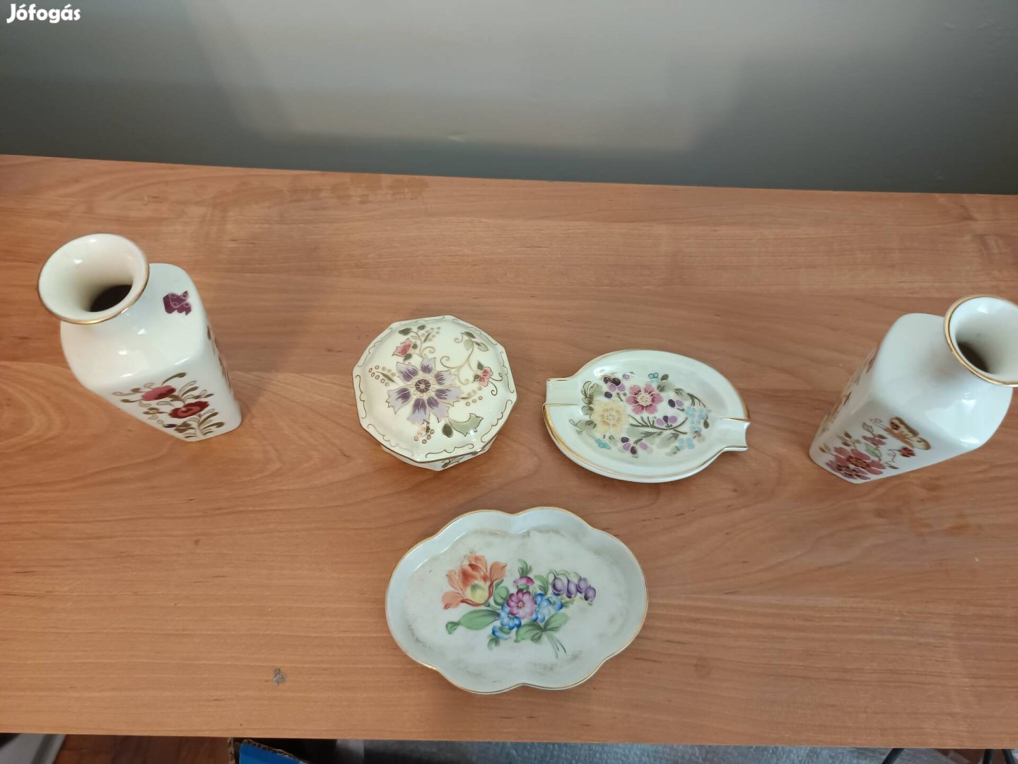 4 db Zsolnay egy Herendi porcelán egybe eladó 